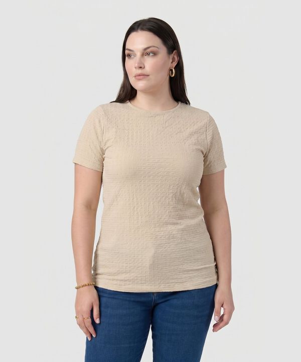 Camiseta Texturizada Ajustada Mujer Curvy image number null