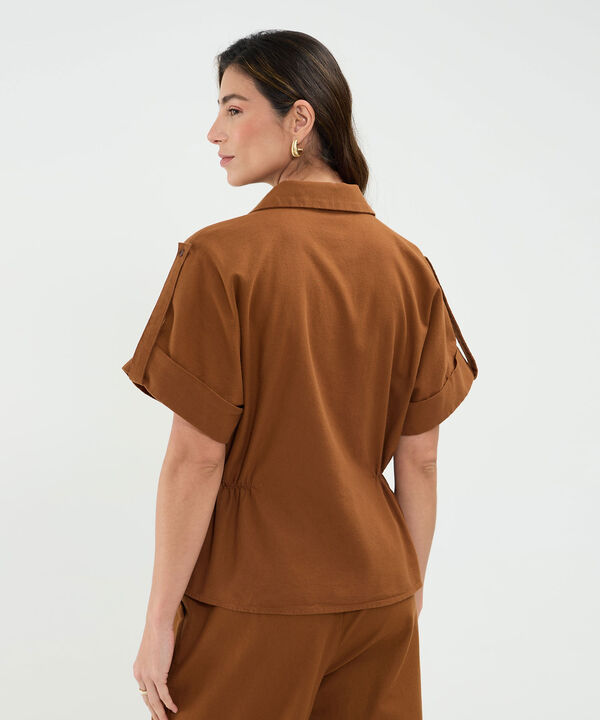 Camisa con Bolsillo de Tapa