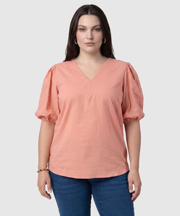 Blusa Cuello V Mangas Bordadas Mujer Curvy image number null