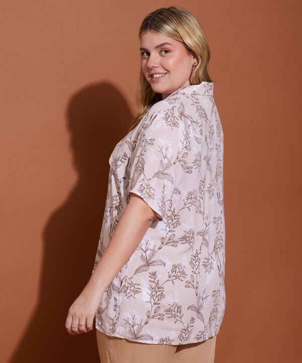 Camisa Estampada Manga Corta, Cuello Camisero Con Botonadura En Centro Frente Y Bolsillo