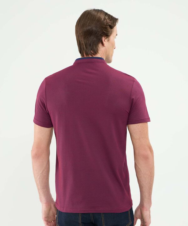 Polo Unicolor Con Textura Cuello Mao