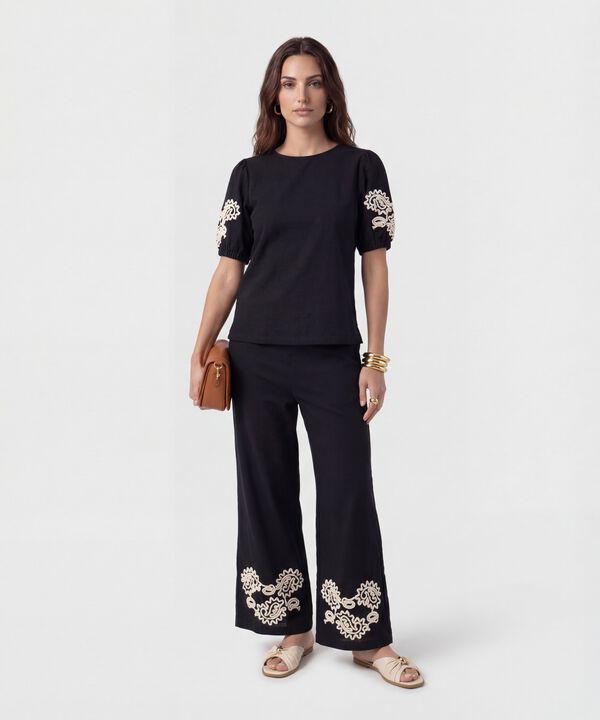 Blusa De Cuello Redondo Con Bordado Para Mujer