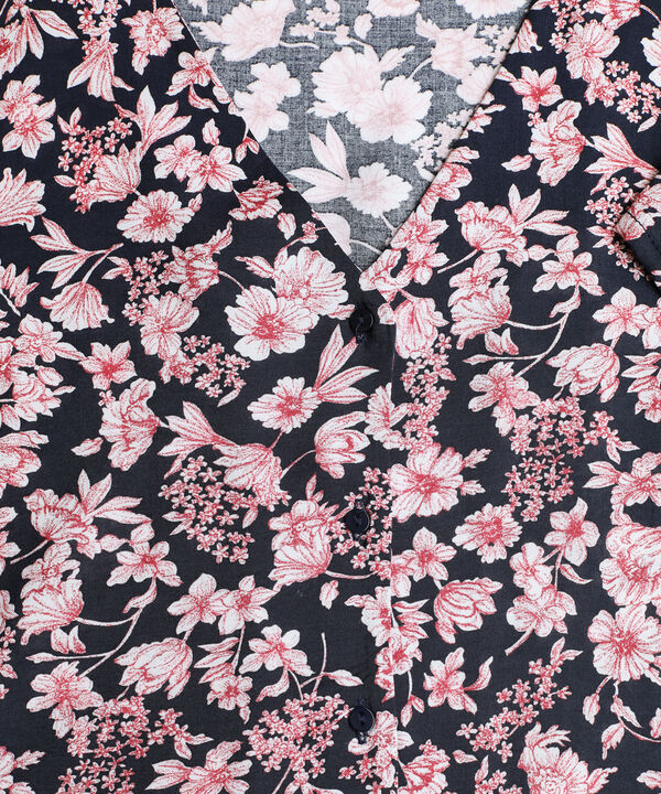 Blusa botones cuello v estampado