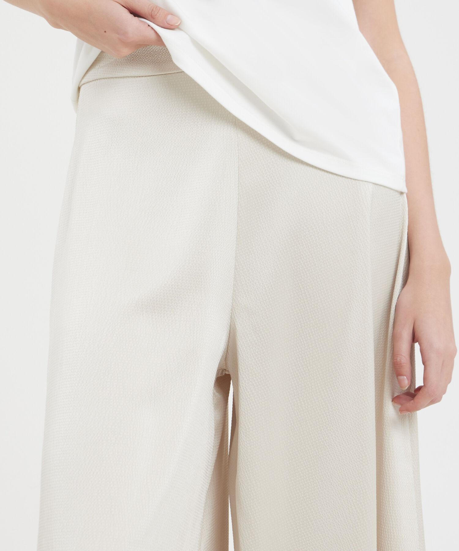 Pantalon Palazzo Fluido Unicolor En Tela De Satin Con Textura
