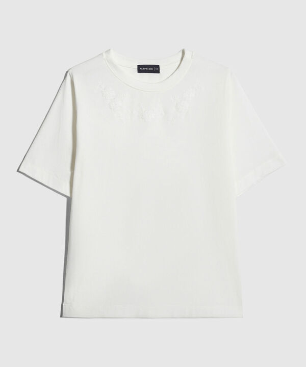Camiseta con Bordado