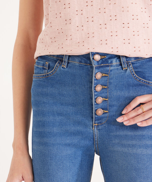 Jean Skinny Tiro Medio con Abotonadura Delantera
