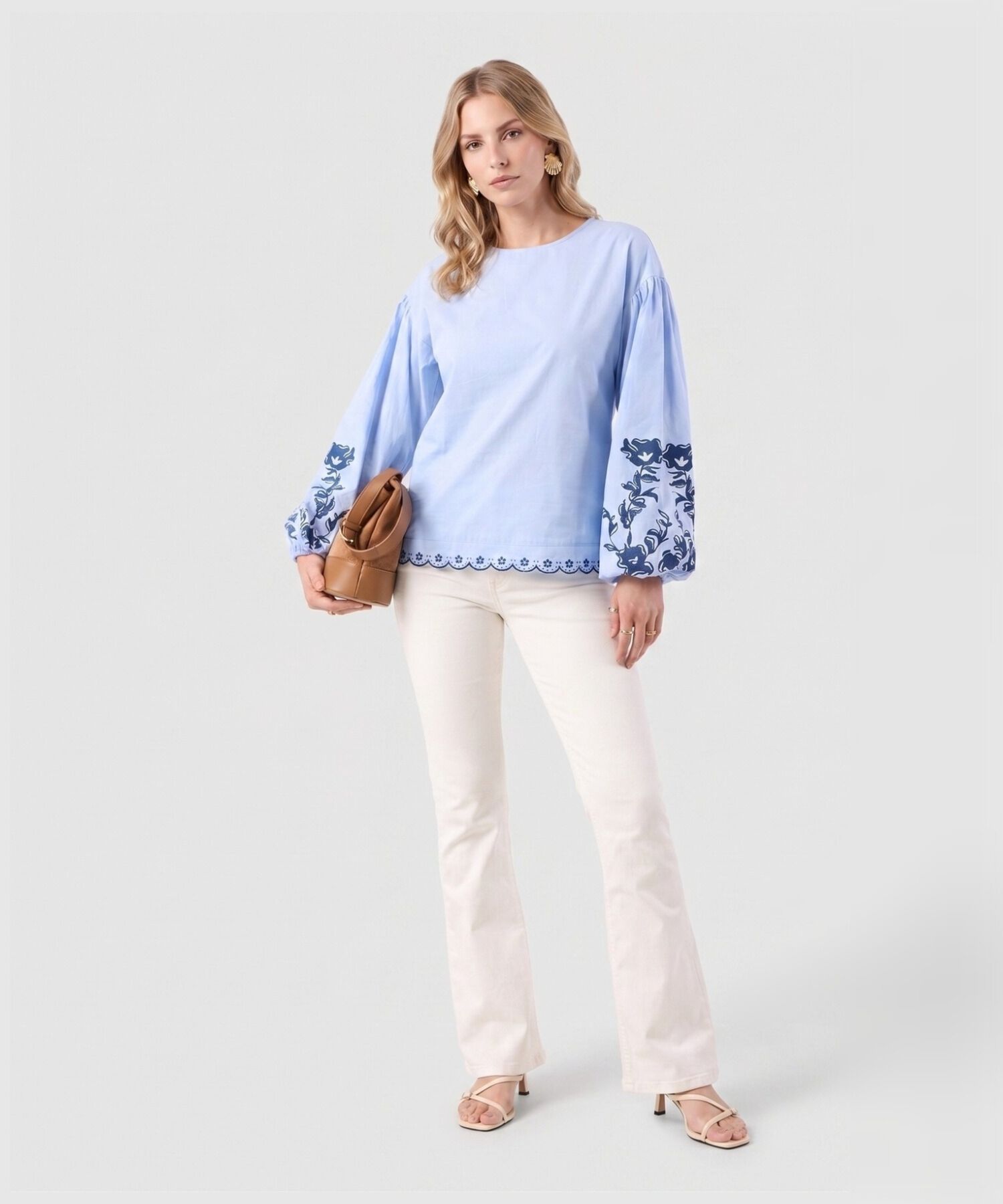 Blusa Manga Abullonada Con Bordados Mujer