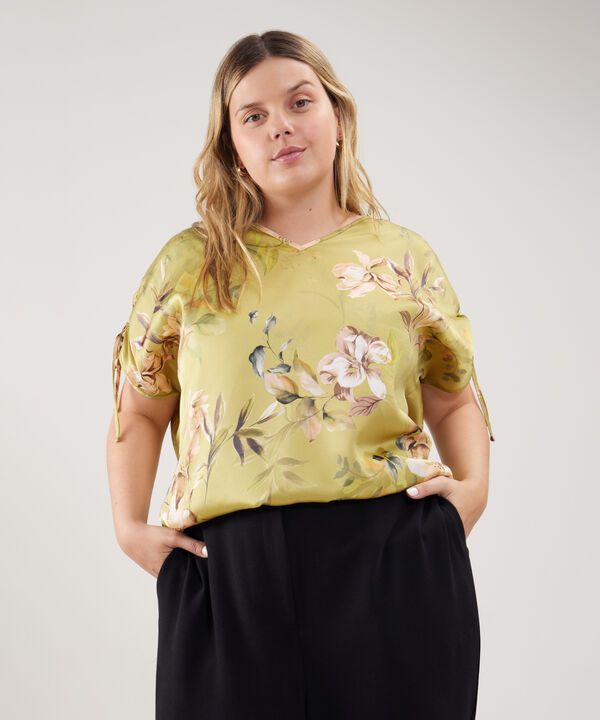 Blusa Cuello V Manga Corta Con Recogido En Hilo Caucho image number null