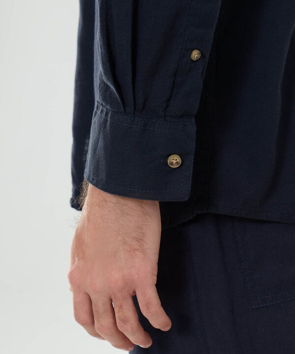 Camisa con Charreteras