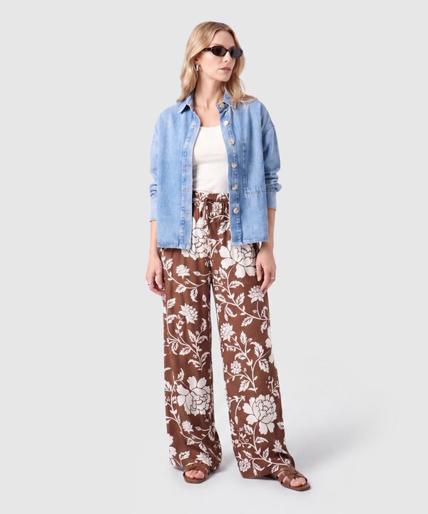 Pantal&oacute;n Fluido Bota Ancha Mujer