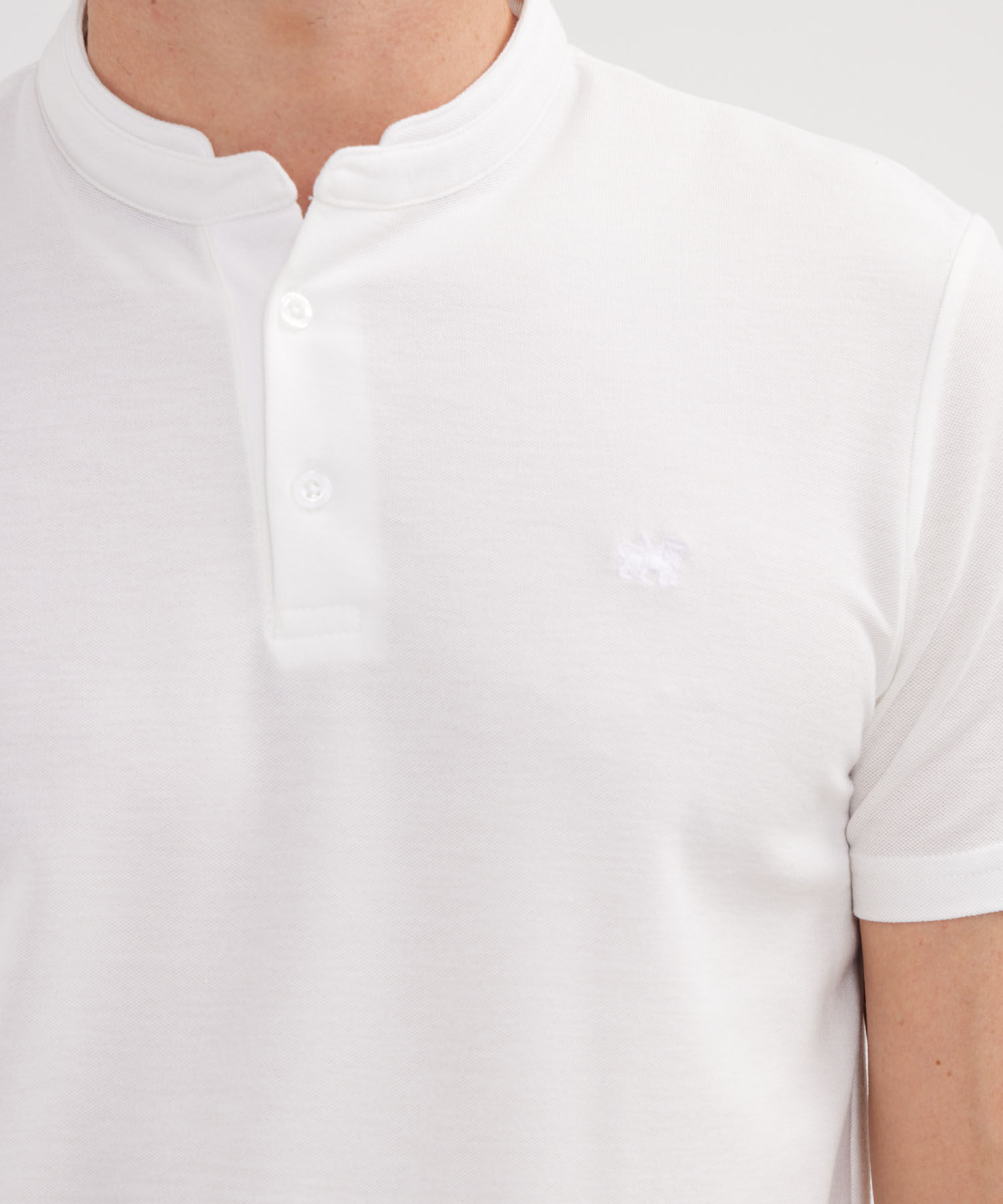 Polo Mao Unicolor Con Pestaña Unicolor  Sin Bolsillo Silueta Slim Fit