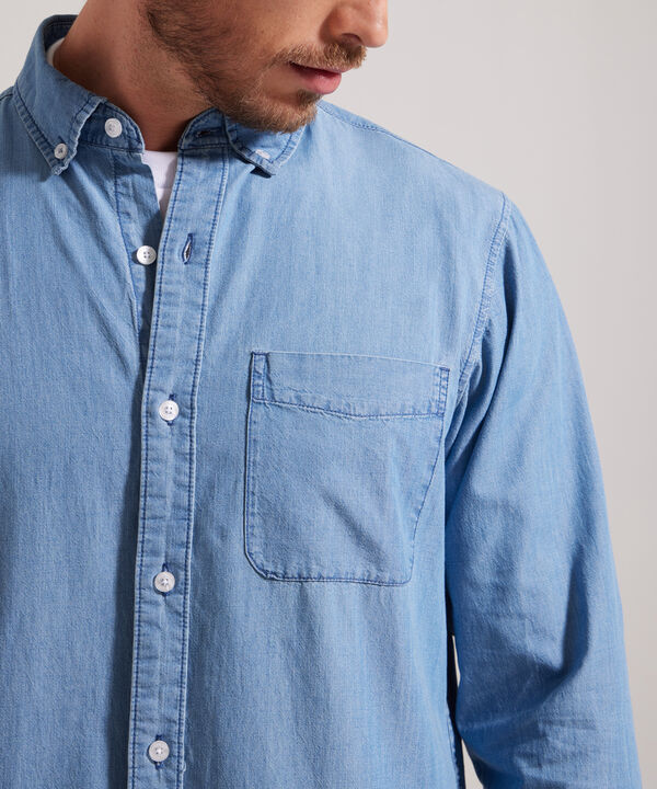 Camisa Con Bolsillo Bicelado Tono Azul Medio