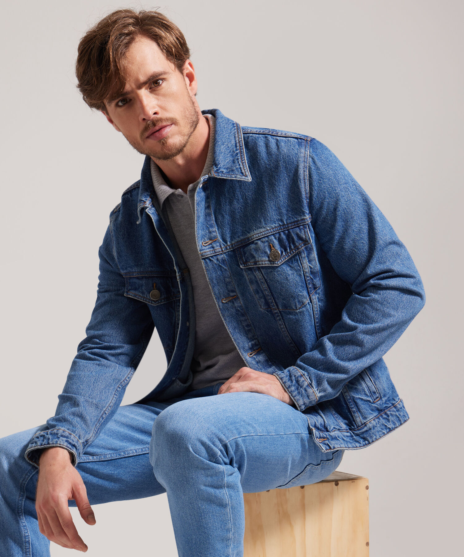 Chaqueta Trucker Tono Azul  Medio