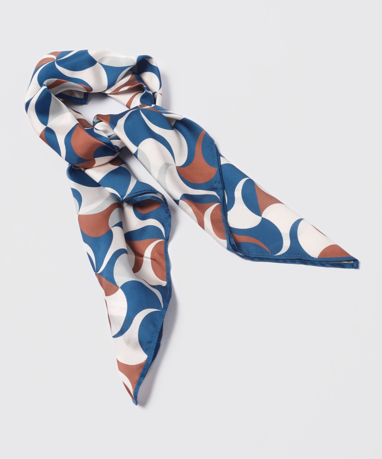 Bufanda Pa&ntilde;oleta Satinada Motivo Geom&eacute;trico 70X70 Cm