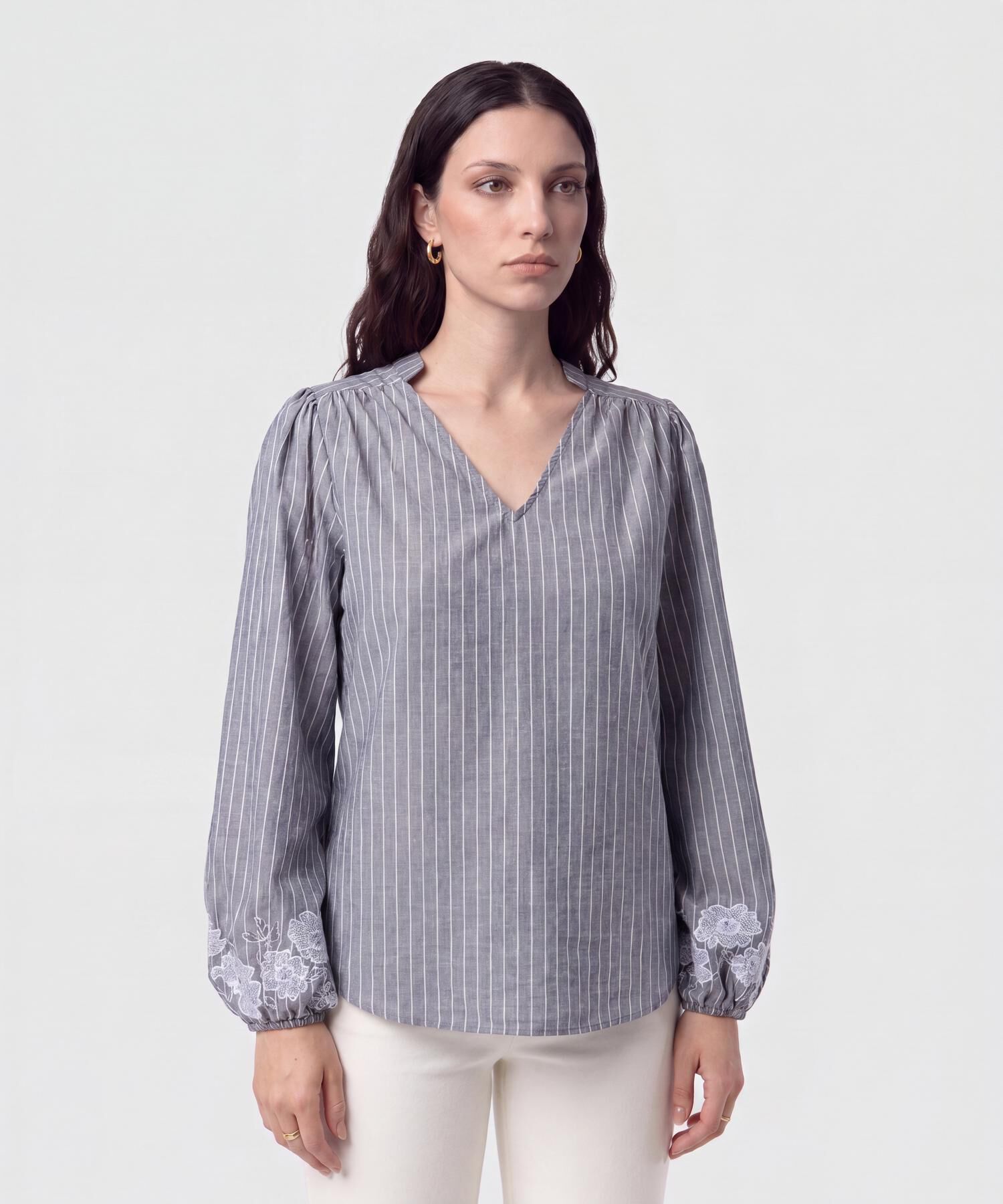 Blusa con Bordado en Pu&ntilde;os para Mujer