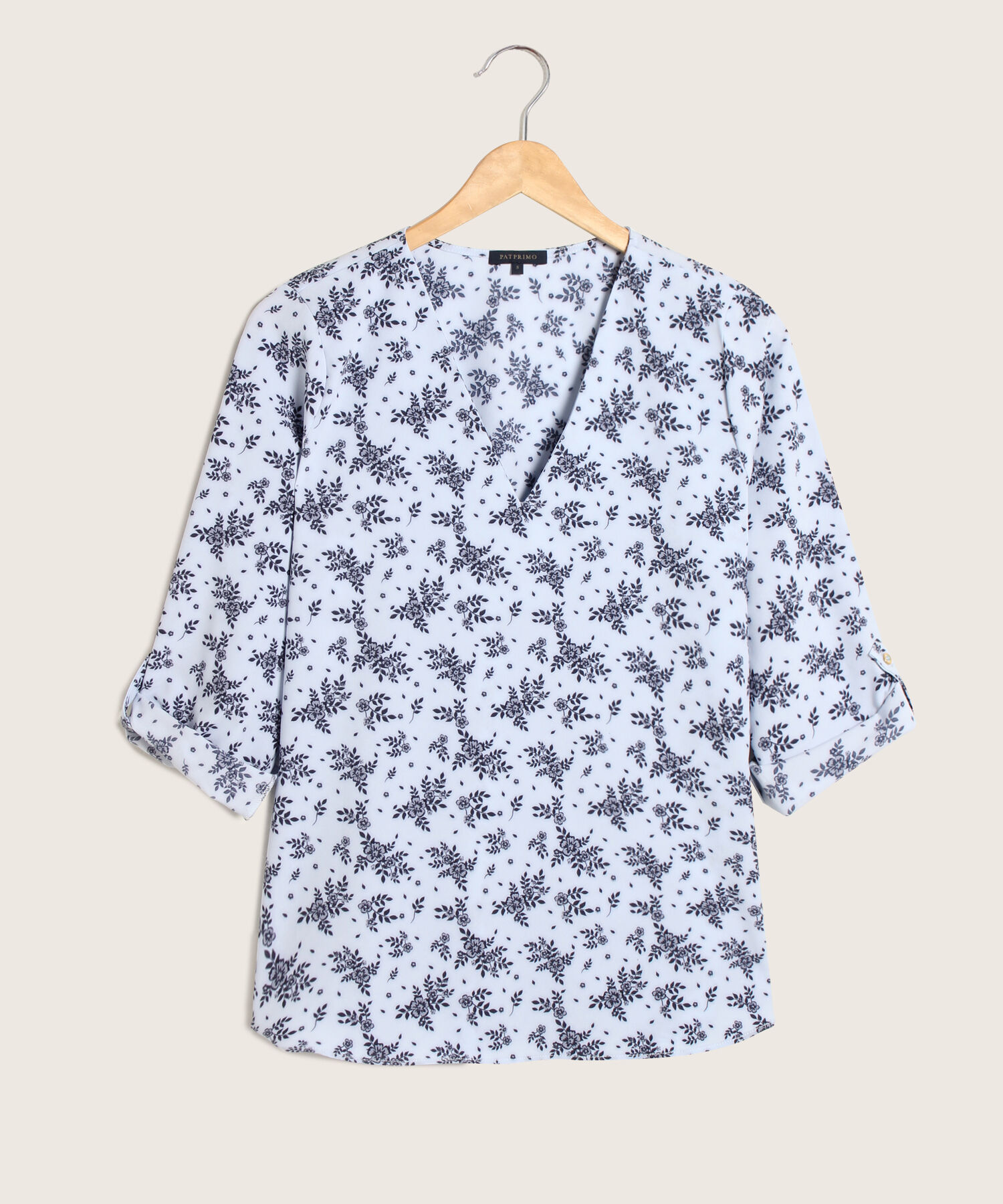 Blusa Estampada, Manga 3/4 Con Charretera, Cuello En V Y Silueta Fluida