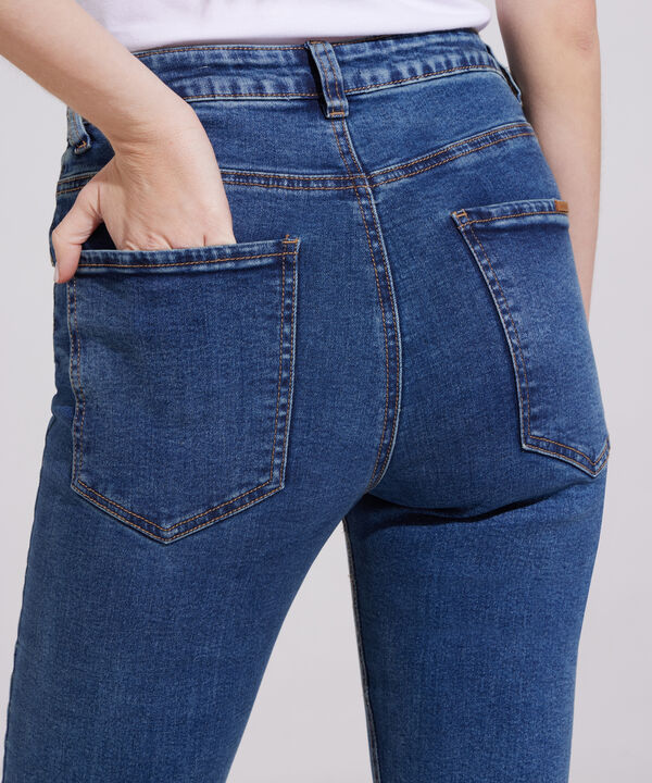 Jean Boot Cut Tono Medio