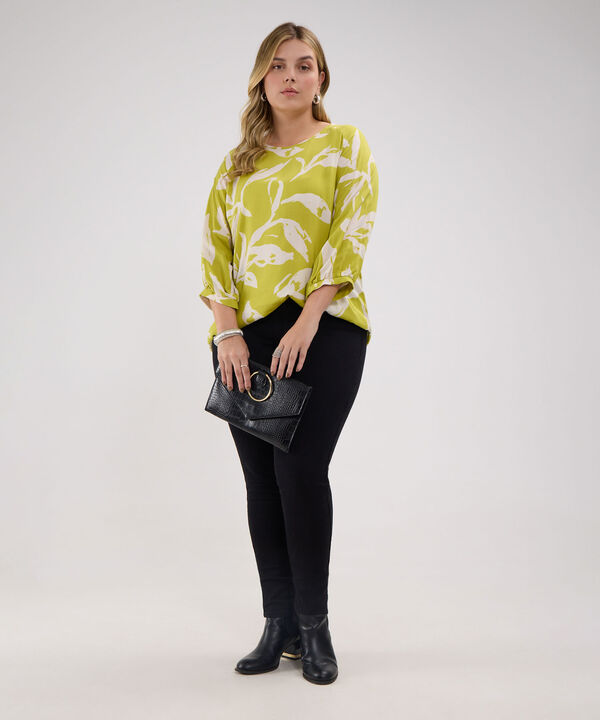 Blusa Estampada, Escote Redondo, Manga 3/4 Con Recogido En Puños