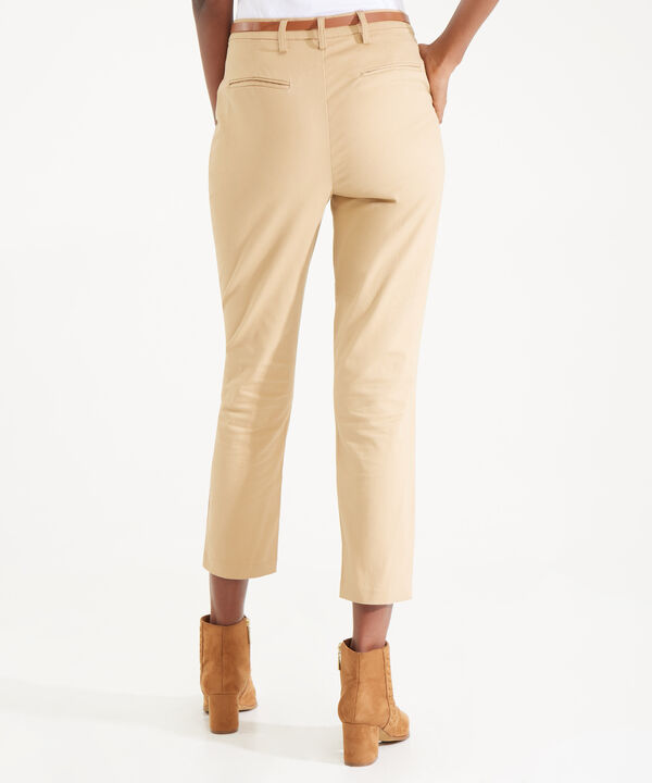 Pantalón Chino Unicolor Con Cinturón