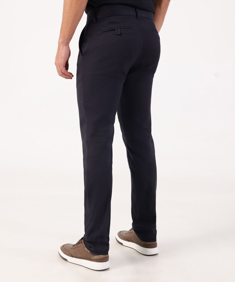 Pantal&oacute;n Unicolor Slim Fit Con Textura