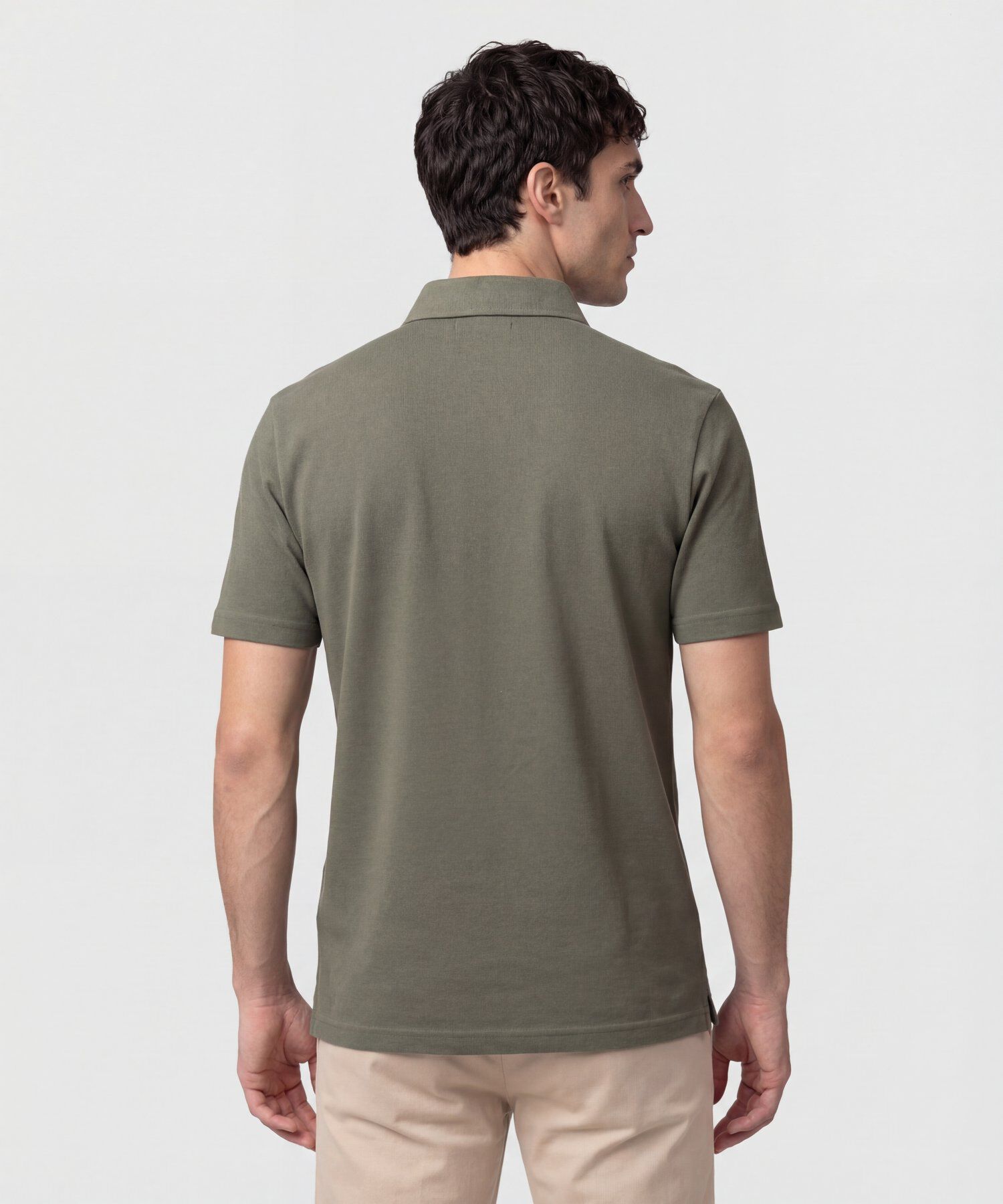 Polo Unicolor, Cuello Duro Con Bolsillo Y Silueta Regular Fit