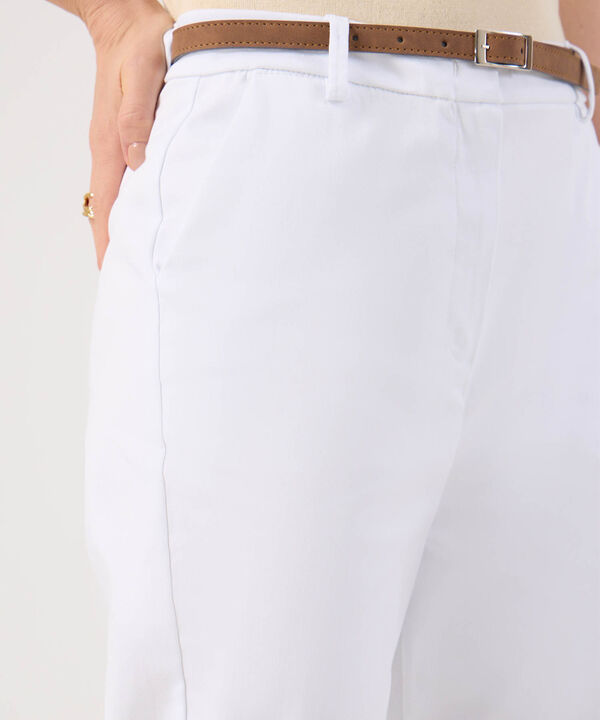 Pantalón Chino Básico image number null