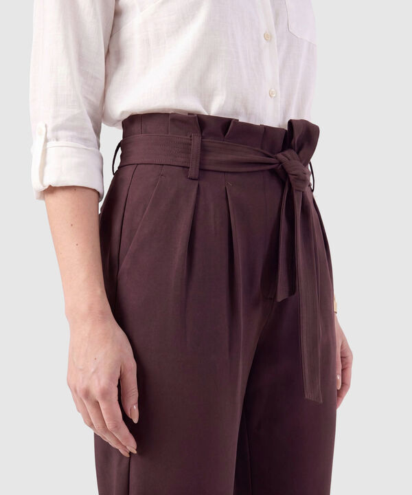 Pantal&oacute;n De Tiro Alto Con Cintur&oacute;n De Amarre Mujer