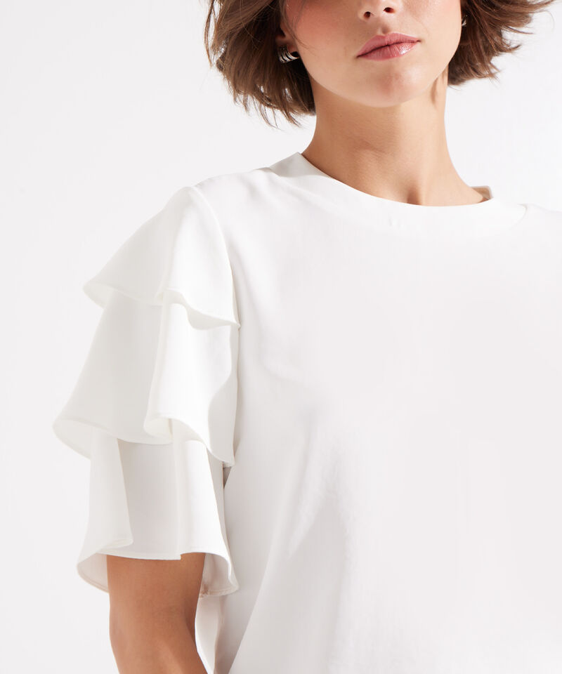 Blusa Manga Corta Unicolor Con Capas En Manga