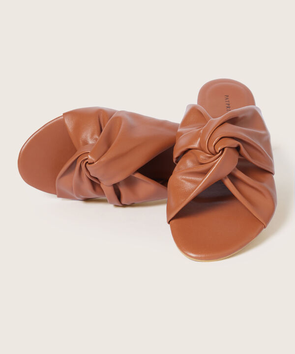 Sandalias con diseño de nudo