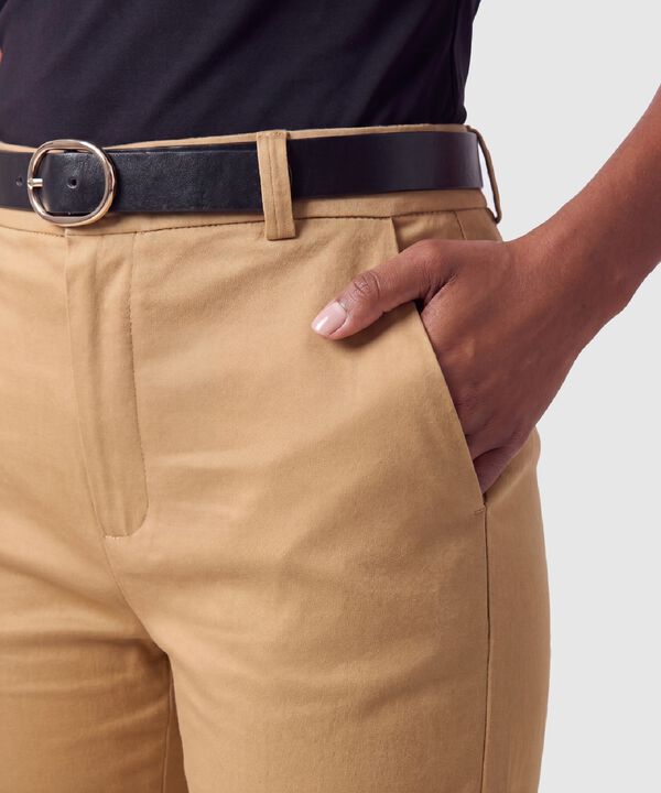 Pantal&oacute;n Recto Cl&aacute;sico Mujer