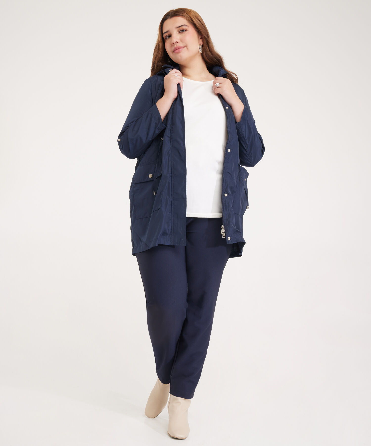 Chaqueta Parka Con Capota, Charreteras Y Cordon De Ajuste