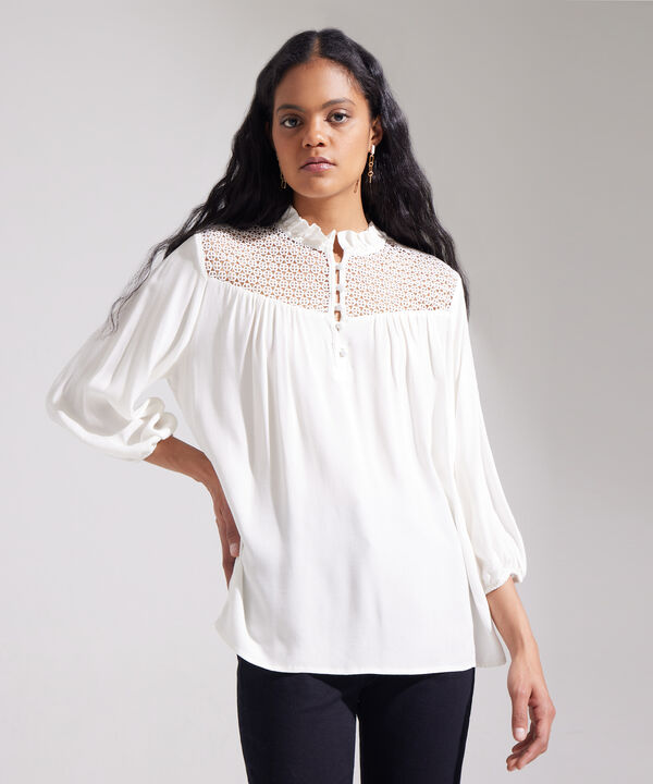 Blusa Manga 3/4 Con Incrustación En Blonda En Canesu