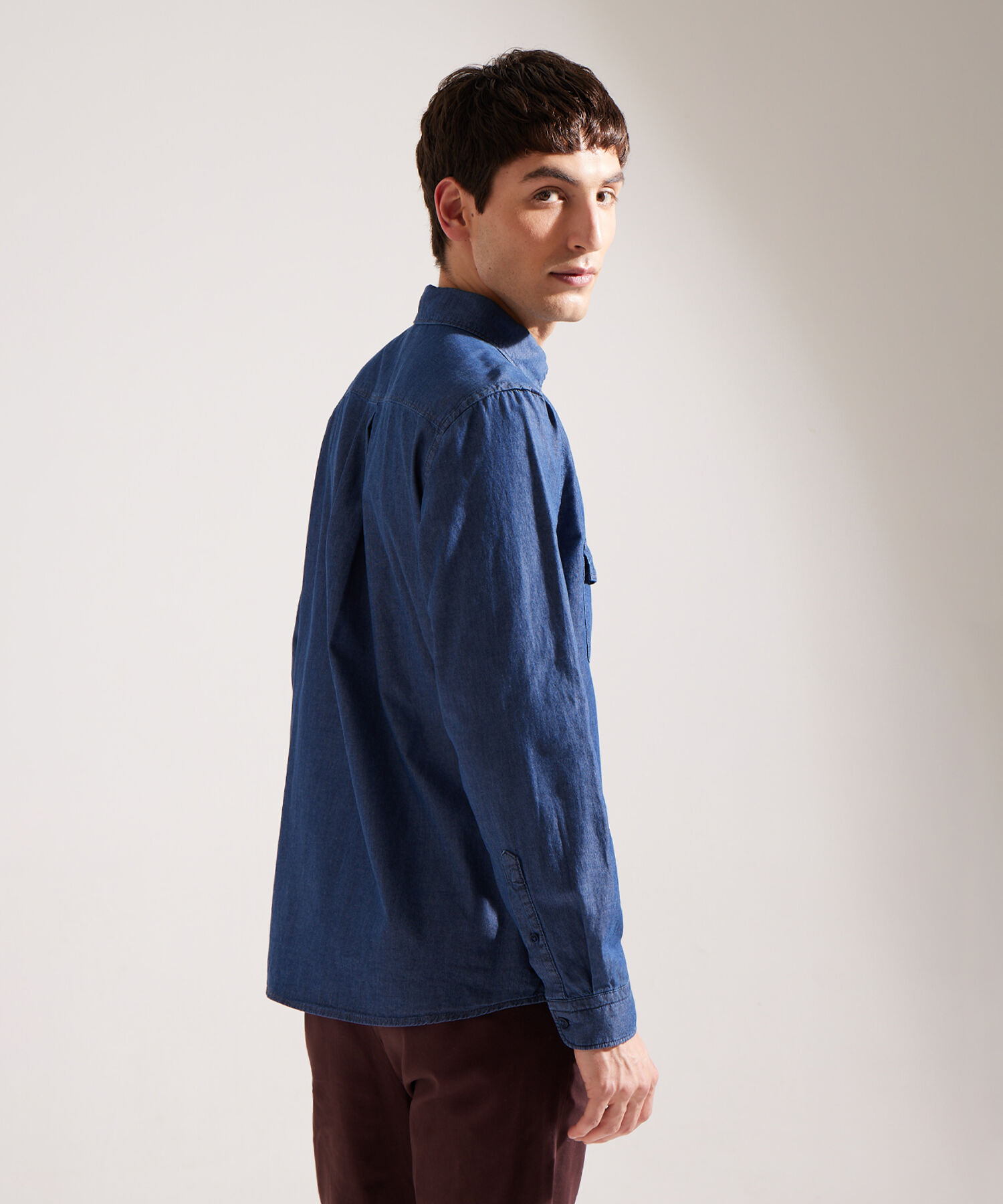 Camisa Slim Fit Tono Azul Oscuro