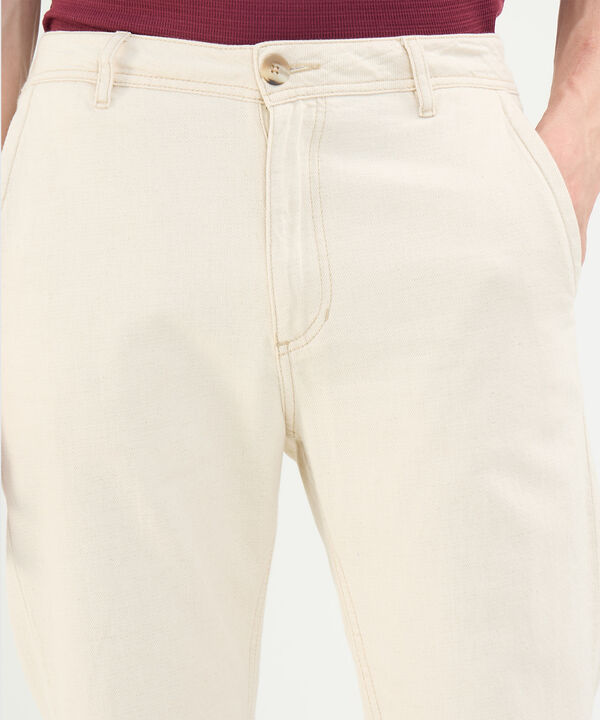 Pantalón Chino en Efecto Lino image number null