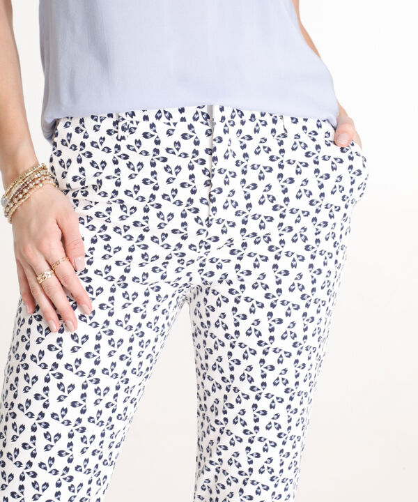 Pantalón Capri Con Bolsillos Laterales image number null