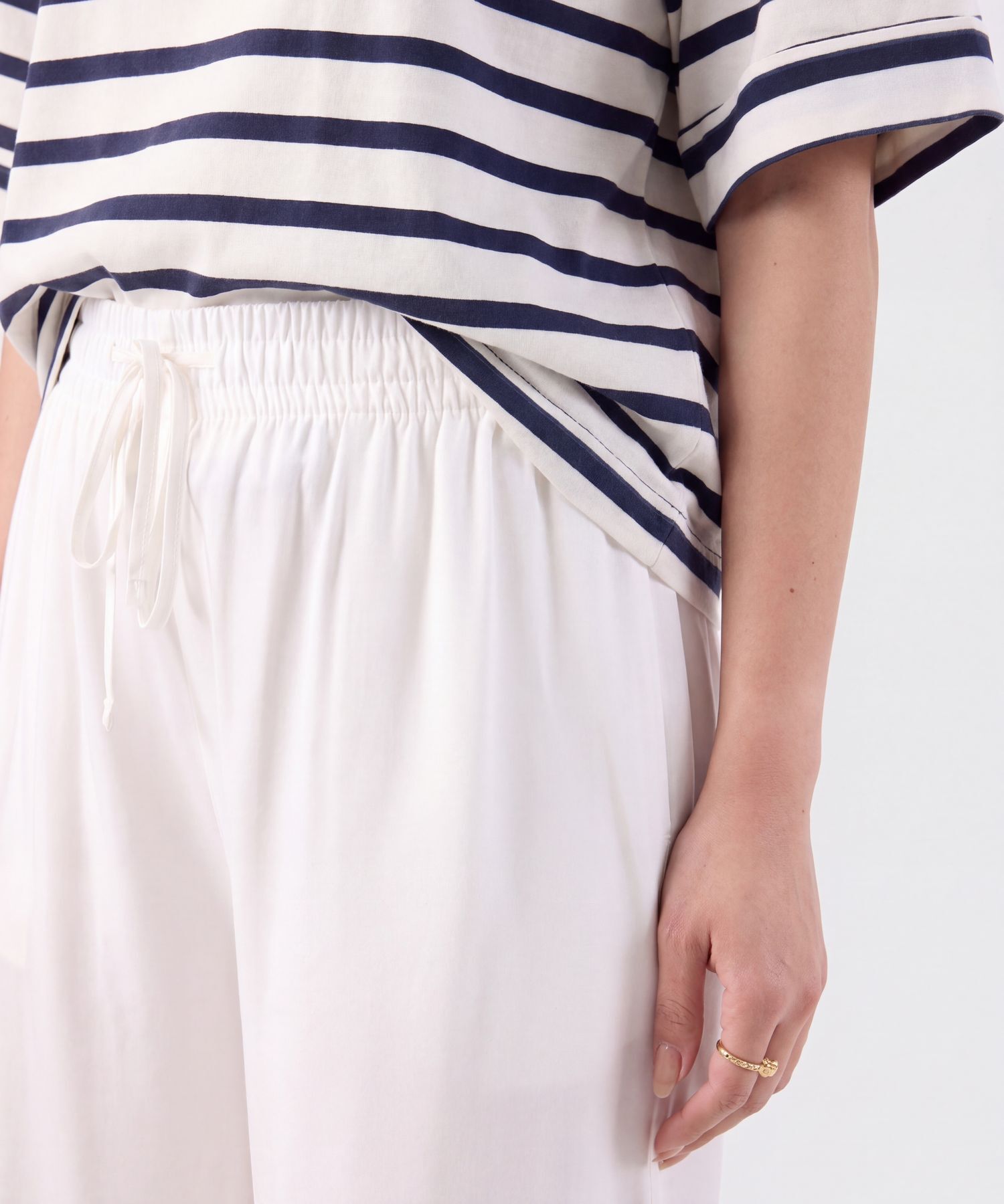 Pantal&oacute;n Fluido con Cord&oacute;n Ajustable Para Mujer