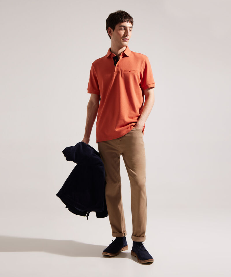 Polo Unicolor Regular Con Bolsillo De Ribete Tejido