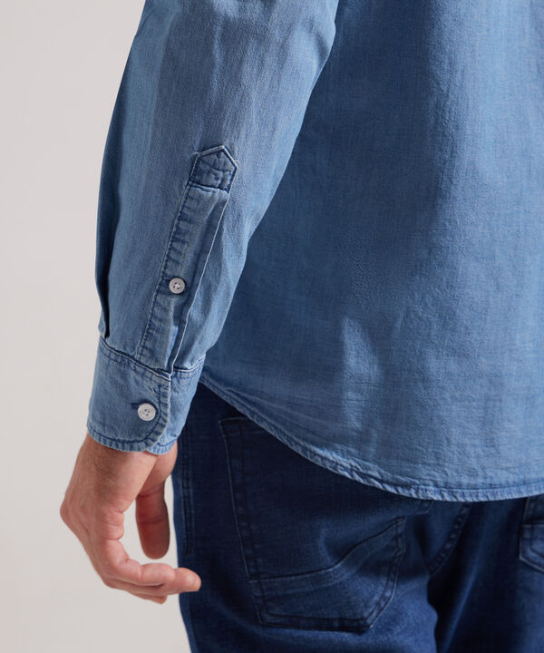 Camisa Con Bolsillo Bicelado Tono Azul Medio
