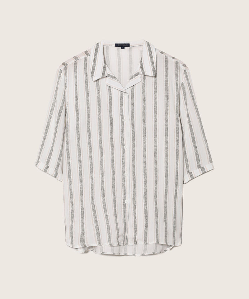 Blusa Estampada, Manga Corta, Cuello Camisero Con Hombro Corrido, Guarda Polvos Y Ruedo Cola De Pato