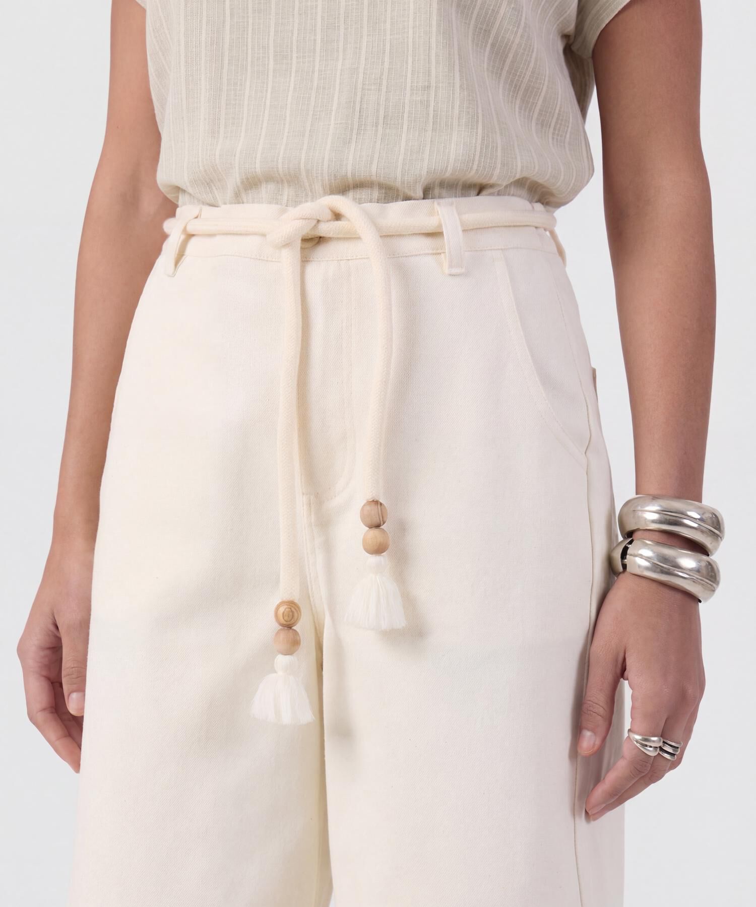 Bermuda Con Cord&oacute;n Ornamental Para Mujer