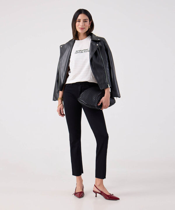 Jeans Cropped Flare Tono Negro  image number null