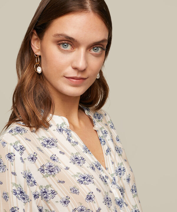 Blusa Cuello Mao a Rayas image number null