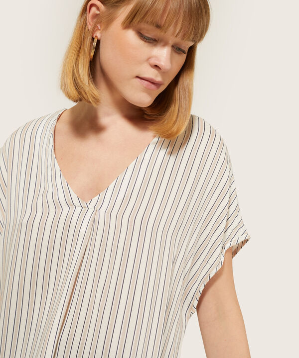 Blusa a Rayas image number null
