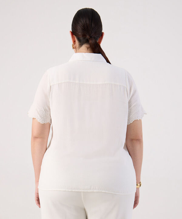 Blusa Manga Corta con Detalle Decorativo Para Mujer