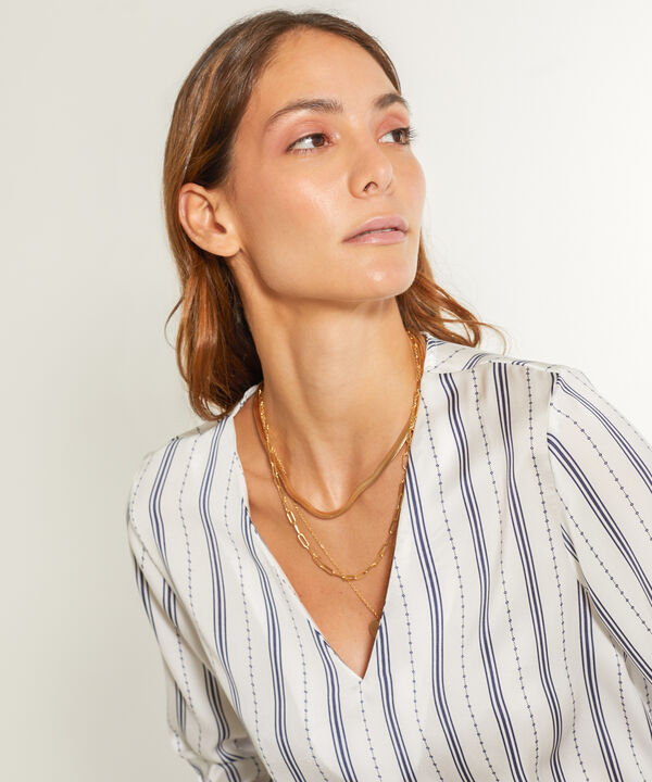 Blusa Manga 3/4 Con Escote V Estampada image number null