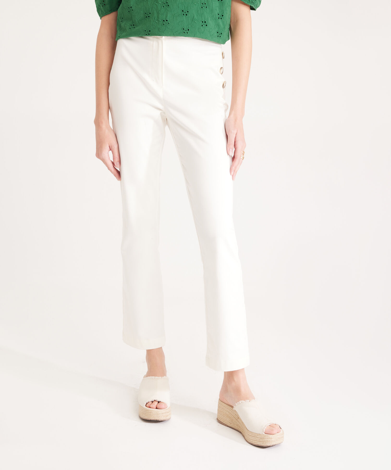 Pantalon Con Botones En Diagonal