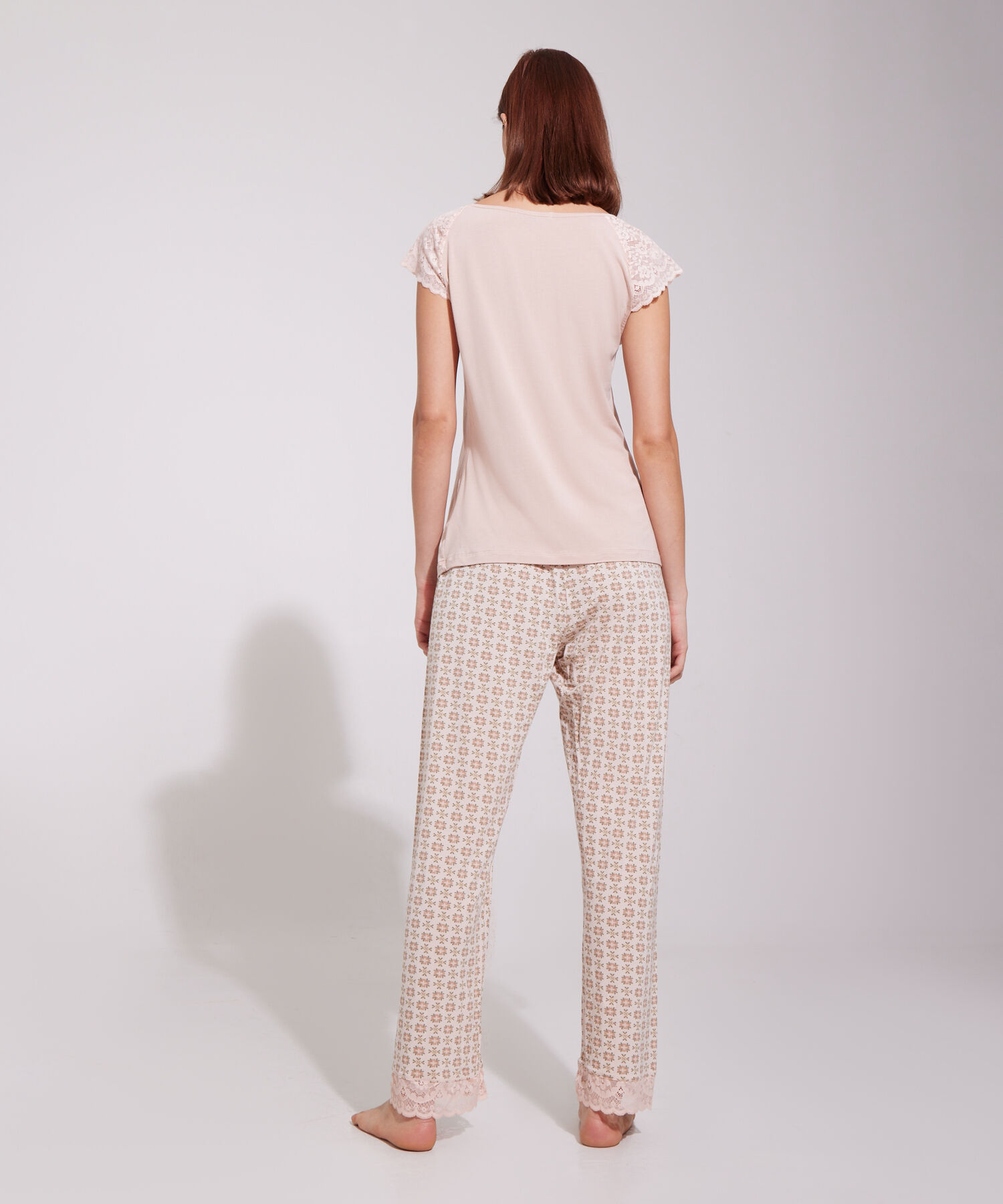 Pijama Set Camiseta Manga Corta Unicolor Con Encaje Y Pantal&oacute;n Estampado Con Encaje