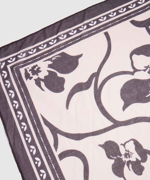 Pa&ntilde;oleta Estampada para Mujer