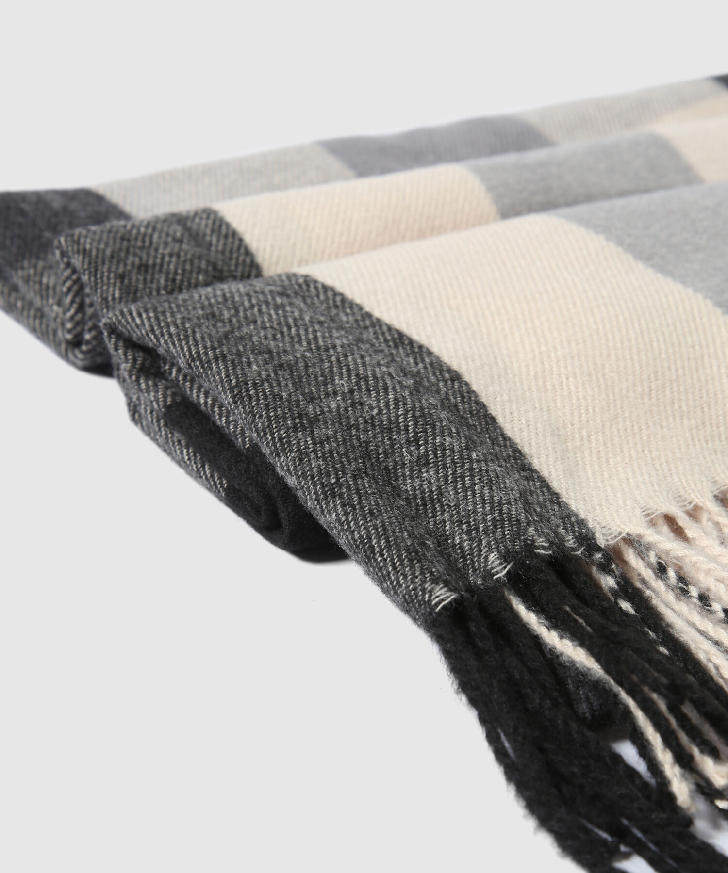 Bufanda Ref. Sf1847 Dimensiones: 1,83 M X 69 Cm