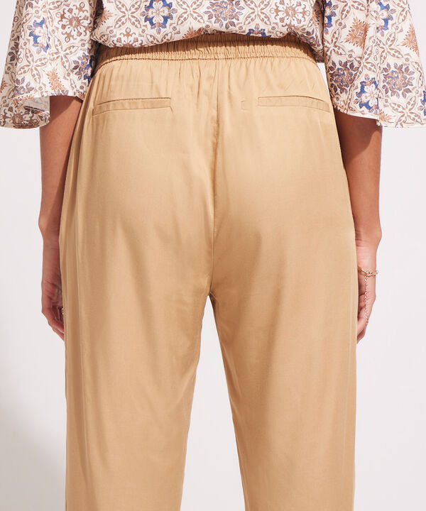 Pantalón Jogger Con Punteras